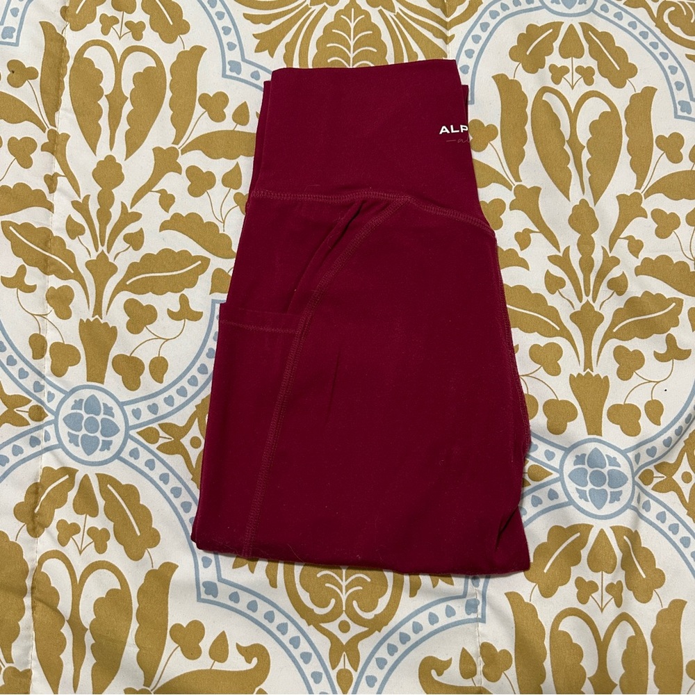 Alphalete Alphalux Pocket Legging in Magenta (XS)